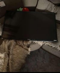 شاشه للبيع مرتبه جديده  نضيفه حجم 40 للبيع سعر 80الف و بيهـ مجال    تو...