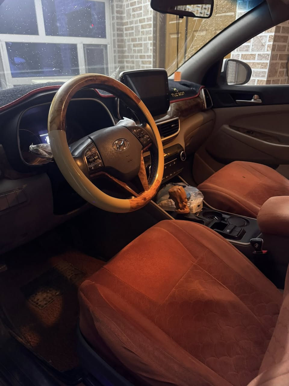 توكسان موديل 2020رقم بغداد كفاله عامه فول عدا البانوراما بصمه شاشه ايباد صاج نقطه عمياء تحكم استيرن بعداهواي مواصفات بأسمي ماشيه 72الف رقمي ***********
