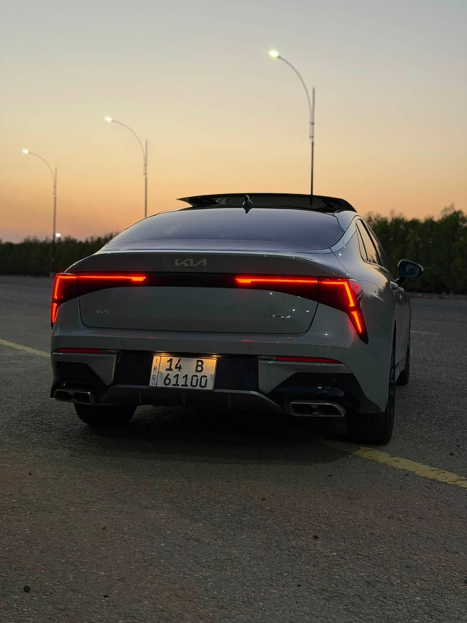 �🔥 للبيع | Kia K5 GT-Line 2026 | وارد أمريكي 🇺🇸 🔥🚗

✨ لون إسمنتي (Cement Gray) الجديد والمميز
🎖️ رقم بصرة مميز (شهداء)

📍 الموقع: البصرة
━━
⚙️ المواصفات الفنية:
🔹 موديل 2026
🔹 فئة GT-Line (الفئة الأعلى)
🔹 محرك 2.5L Turbo GDI  توربو🚀
🔹 ناقل حركة 8-Speed Dual Clutch (DCT) سريع الاستجابة
🔹 السيارة ماشية 4,000 Mile فقط. يعني زيرو ع وضع الشركة

🛠️ حالة السيارة:
✅ وارد أمريكي
✅ حادث أمامي خفيف جداً فقط بند مبدل اصلي
✅ بدون أي ضرر بالشواصي أو الهيكل الأساسي بشرط
ارباكً ستيرآ فقط ومسستم دركة اصليه
✅ السيارة بحالة ممتازة وجاهزة للاستخدام.

🛡️ أنظمة الأمان ومساعدة السائق:
✅ كاميرات محيطية 360°
✅ رادار أمامي + جانبي + خلفي
✅ نظام القيادة شبه الذاتية (Highway Driving Assist)
✅ المحافظة على المسار (Lane Keeping Assist)
✅ تحذير النقطة العمياء مع عرض الكاميرا داخل الشاشة عند تشغيل الإشارة (Blind-Spot View Monitor)
✅ حساسات محيطية متكاملة.

💎 التجهيزات الفاخرة:
🌞 سقف بانوراما
💡 إنارة Full LED
🔊 نظام صوتي فاخر BOSE Premium Sound
🪑 مقاعد رياضية بتطريز شعار GT-Line
❄️🔥 تبريد وتدفئة للمقاعد الأمامية
⚡ مقاعد كهربائية مع Memory Seat
📱 Apple CarPlay
🗺️ نظام ملاحة
🔋 شحن لاسلكي
🔌 منافذ USB Type-C
📺 شاشة معلومات وترفيه كبيرة مع جميع الميزات الحديثة.

🏁 منظومة المكابح:
🟥 مكابح Brembo الإيطالية عالية الأداء

💰 السعر المطلوب: 235 ورقة 📱 ***********

للباحثين عن سيارة تجمع بين:
🔥 الأداء الرياضي
💎 الفخامة
🛡️ أعلى تقنيات السلامة
