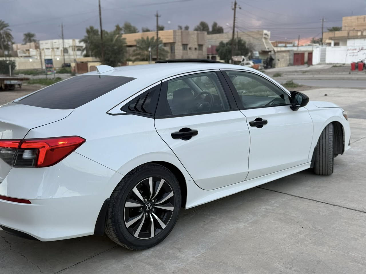 السلام عليكم / هوندا سفك /2023 / فول مواصفات تورنك / مواصفاتها فتحه سقف بصمه ويل كب كشنات تدفئه شاشه تحكمات رادار امامي / بدون رقم تترقم جميع المحافظات / حادثها جاملغ بنيد بدون شواصي / وسونار مرفق بلمنشور / كير مكينه كفاله / السعر 125$ورقه بيها مجال / ***********
