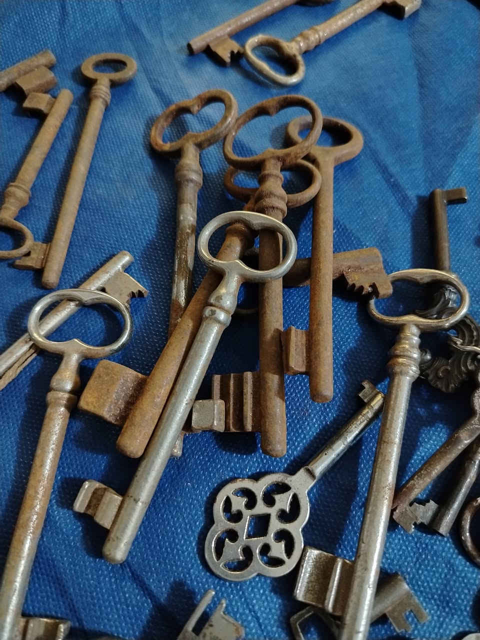 مفاتيح قديمة العدد 48


**إذا كنت صاحب هذا الإعلان وتريد حذفه لأي سبب، رجاءا أرسل رسالة إلى الدعم الفني**