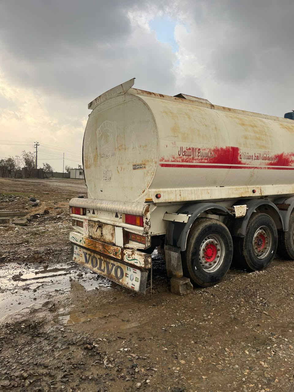 ته نكی تريله ٣٨٠٠٠لتر   
تاقم تا يه ي تازه تاك تا يه  فه سلو ره بت جي قوپاوي نييه عام لۆکە سعر ٧٠وه ره قه    
ژ.م   57 55 146 0770 واتساب
