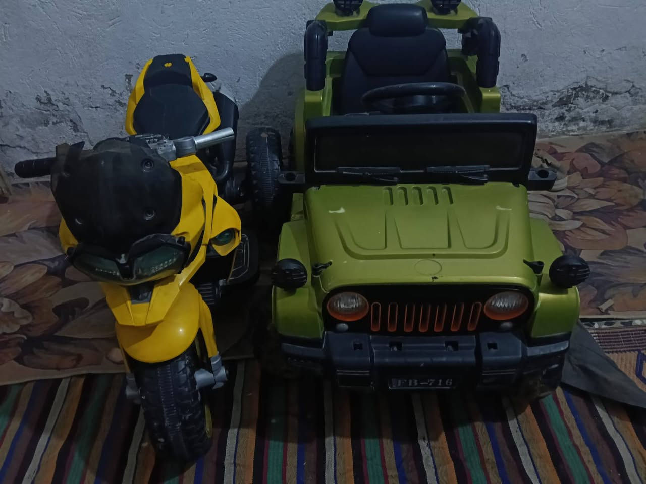 اغراض للبيع باسعار مناسبه اتصلوا على الرقم بي واتساب ***********
