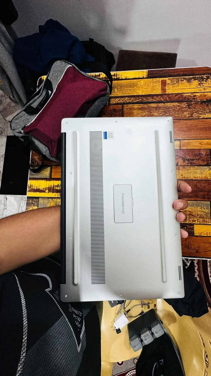 شاشة كبيرة (تقريبًا 15.6 إنج)
• تصميم نحيف
• لوحة مفاتيح كاملة
• Touchpad كبير
17 .
• RAM: 32GB
• Storage: 512GB
( كرت شاشة P: 4B (4
جهاز قوي
ل مناسب للدراسة والجامعة
يشغل برامج مثل:
• AutoCAD
• Photoshop
والعديد من البرامج الاخرى
_النظافه كما موضح بالصوره %90
شراي تواصل خاص هاشمية, بابل


**إذا كنت صاحب هذا الإعلان وتريد حذفه لأي سبب، رجاءا أرسل رسالة إلى الدعم الفني**