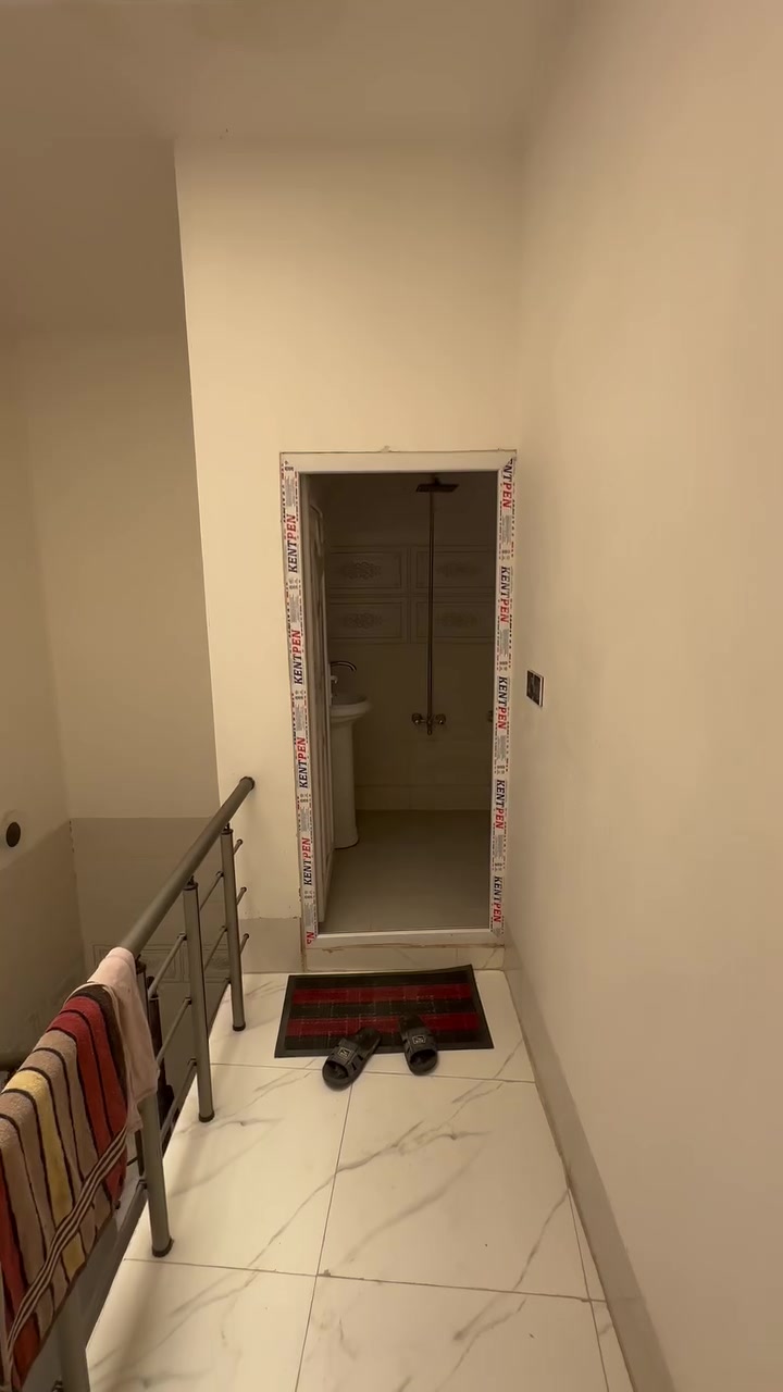 بيت 50 متر مؤثث وكامل سبالت 2 وكنفيراه ومولده وكامل من كلشي

مكانه قرب شارع خلف فندق البارون 

يعني 5 دقائق مشي للامام

مكان زين ودقيقه عن الشارع

للاجار فتره الزياره كلها ولحد متخلص الاربعينيه
للاستفسار
***********
