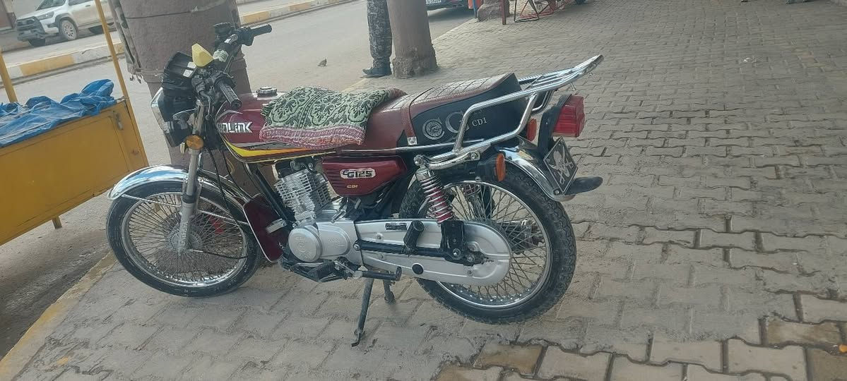 للبيع دراجه مديل 2023 و 4 كير جديد
***********
