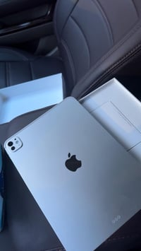 آيباد برو ١١ • ٢٥٦ • شبه جديد