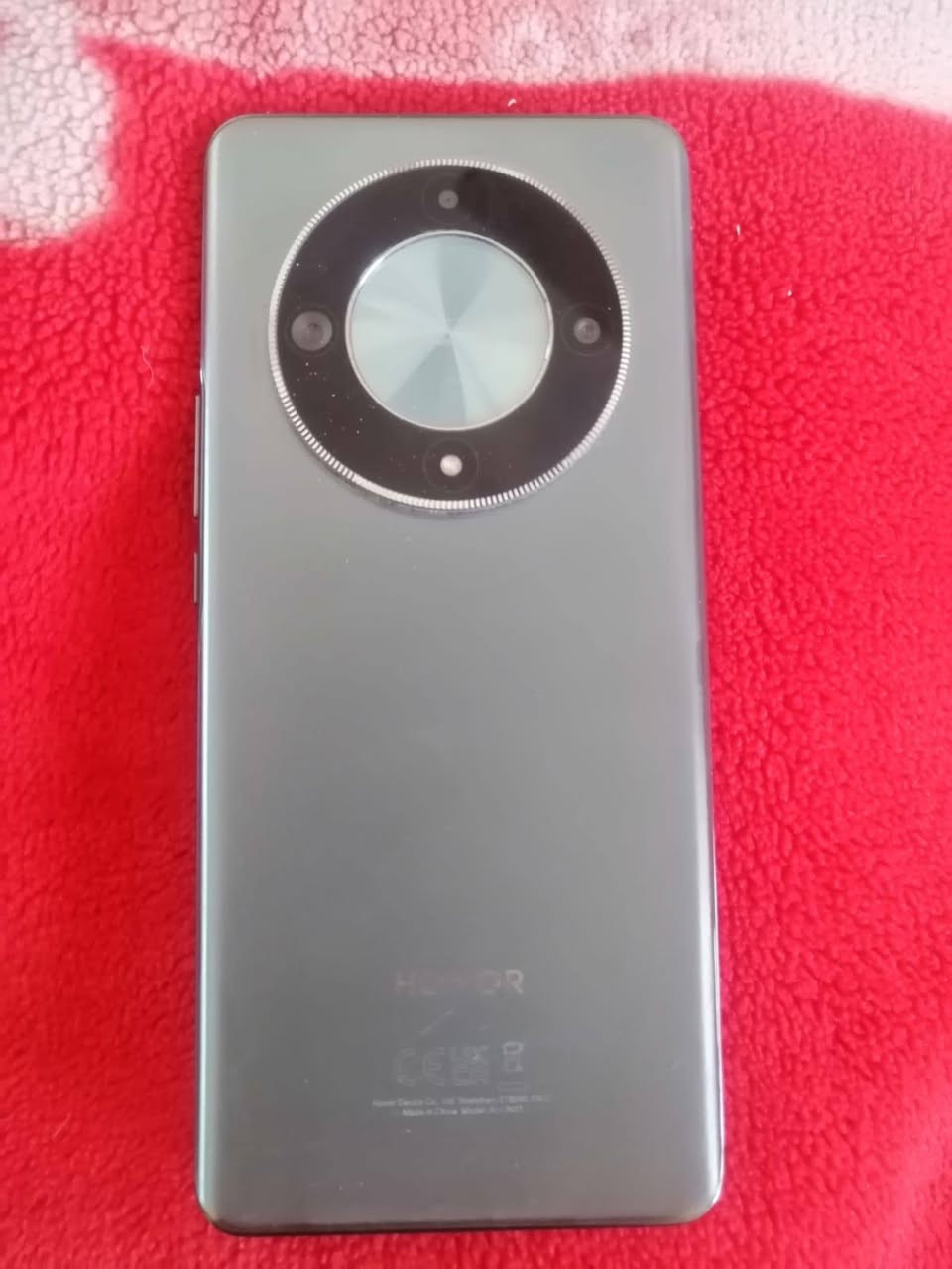 الو السلام عليكم هونر كس ٩بي للبيع السعر ٢٧٥ ويا كرتون وشاحنه او مروس ب هونر كس ٩سي ر قم الهاتف *********** وتساب
