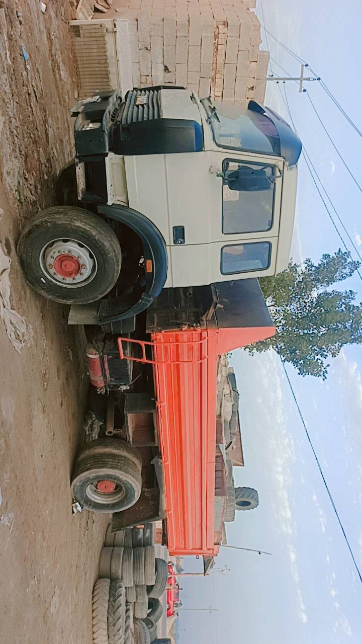 افيكو للبيع قلاب موديل 91 رقم قادسيه مشروع وطني مكينه دويز مارجلس كير البي برميل السعر 70 $ وبيه مجال مكان السياره ناصريه قضاء الفجر  ***********
