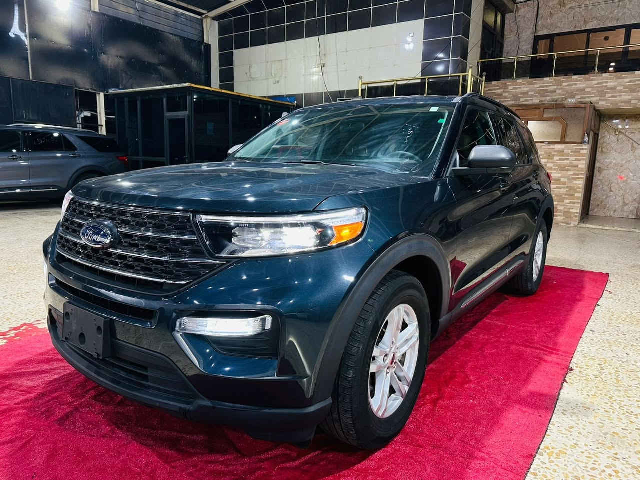 🔊(فرع كركوك) 

📌Ford Explorer 2024 XLT📌

⚙️حجم المحرك 4 سلندر توربو(2.3L)

♂️عداد المسافة 33329  mile 

♦️(السيارة بدون ايرباك) 

💵(السعر/25500 $) 

🔷عدد المقاعد (7) راكب 

♦️المواصفات XLT:

بصمة تشغيل
بصمة ابواب
تشغيل عن بعد (Remote Start)
صندوق شفط كهربائي  
كشنات جلد
كشن خلفي منفصل 
رادار أمامي(تحديد مسار)
رادار جانبي (نقاط عمياء)
رادار خلفي(تحذير من الاصطدام)
حساسات خلفية+ كاميرا
كير ماوس
اوتو هولد Auto hold
أوتو ستارت Auto start
أوتو ستوب Auto Stop
هاند بريك بصمة
تبريد مركزي 
شاشة كبيرة لمس 
Apple Car Play
Android Auto
تحكم وضعيات القيادة (Drive Modes)
مانع انزلاق+ABS
تحكمات استيرن
منافذ USB+AUX
وبقية المواصفات المعروفة

♦️(العنوان/ كركوك شارع المعارض)
     
               - - - - - - - - - - - - - - - - - 

♦️للاتصال/

ابو محمد
***********

فيصل
***********
