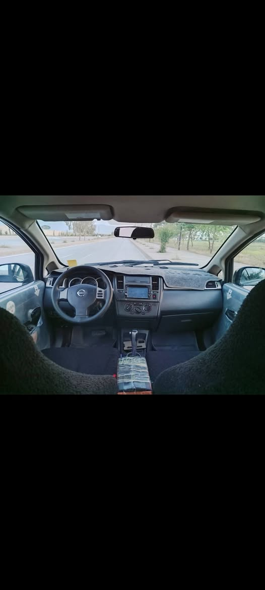 نیسان ڤێرسا مۆدێل 2010 تۆماتیک و چوارجام کارەبای ئاوێنە کارەبای و ABS و سوکان ڤۆلیۆم تەنها 160 هەزار ڕۆیشتوە مەکینەی نەکراوەتەوە گێڕو مەکینەو تەبرید و ساردی و گەرمی هەمووی بەشەرت 2 گەڵا غرامەی لەسەرە نرخی 64 گەڵا
ناو نیشان حاجیاوا .. ڕانیە
***********
*********** رانية, السليمانية

