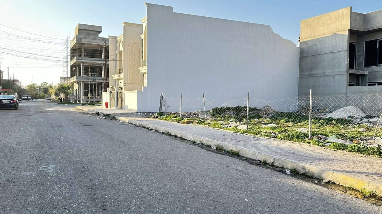 390 متر ركن طابو صرف - حي الواسطي🔔 

شارع مجمع المدارس الرئيسي وصيدلية المشكاة

قطعة مميزة جداً الواجهه 23 والنزال 17 م

17 متر باتجاه الشروق و 23 متر باتجاه القبلة 

 على شارعين 20 متر

الـِبــٌرجـــــس لَـلــعـقـار
خبرة تحمي استثمارك العقاري – منذ عام 2004

العنوان📍 كركوك – حي الواسطي
قرب عيادة دكتورة سلوى البياتي

📞 ***********

موقع المكتب 👇
‏https://maps.google.com/?q=35.419258,44.343327

نستقبل عروضكم السكنية والتجارية في جميع مناطق محافظة كركوك

‎رابط الگروب الخاص بمكتبنا 
‏https://www.facebook.com/groups/1485688405145852/?ref=share_group_link
