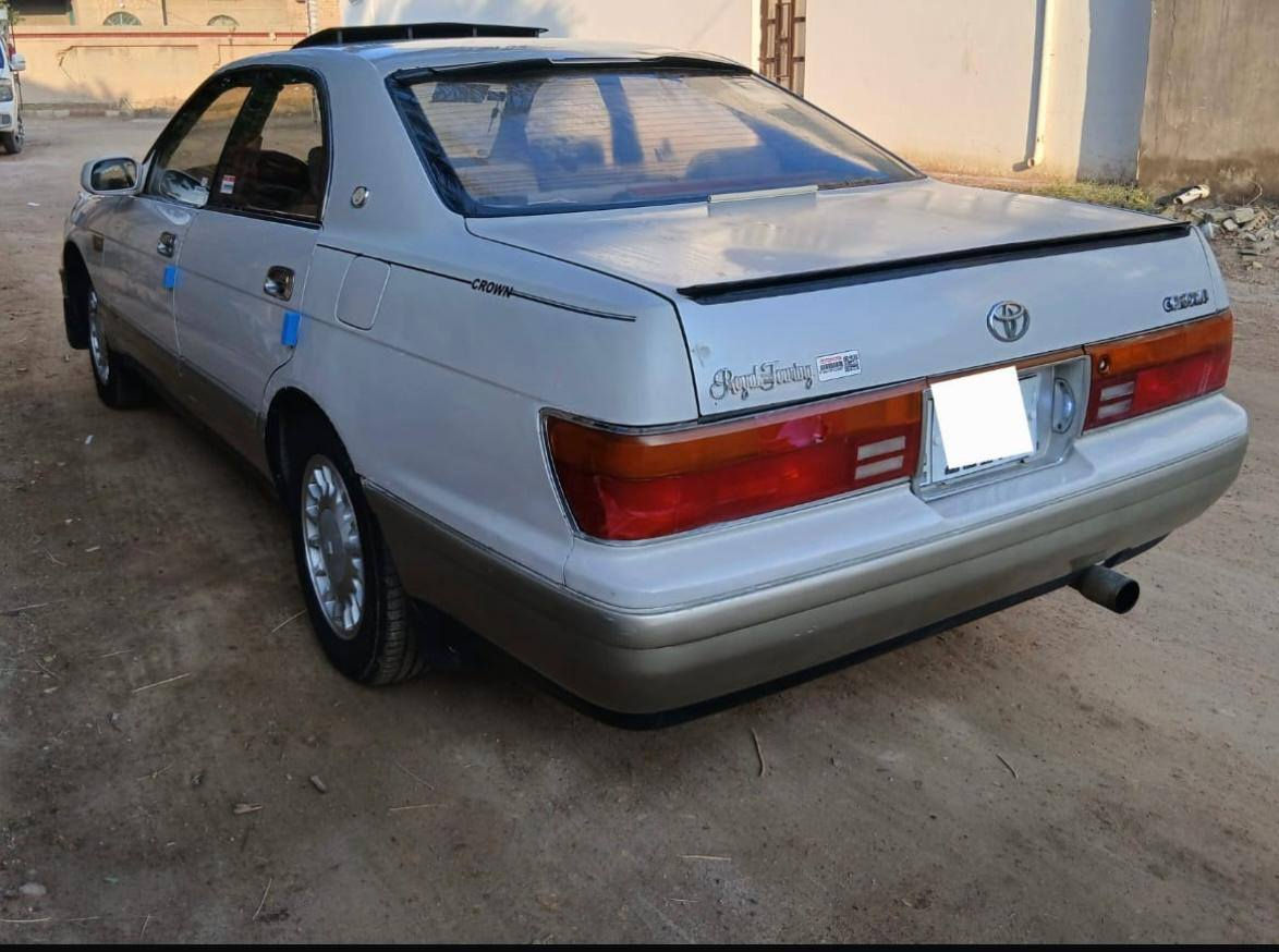 السلام عليكم سياره على وضع شركه بلاديه سعر ٥٩مكينه ٢ونص مكينه كير صدر تخم تاير اكسل كله مكفول *********** السياره البارحه محولها باسمي يعني هزه جديده
