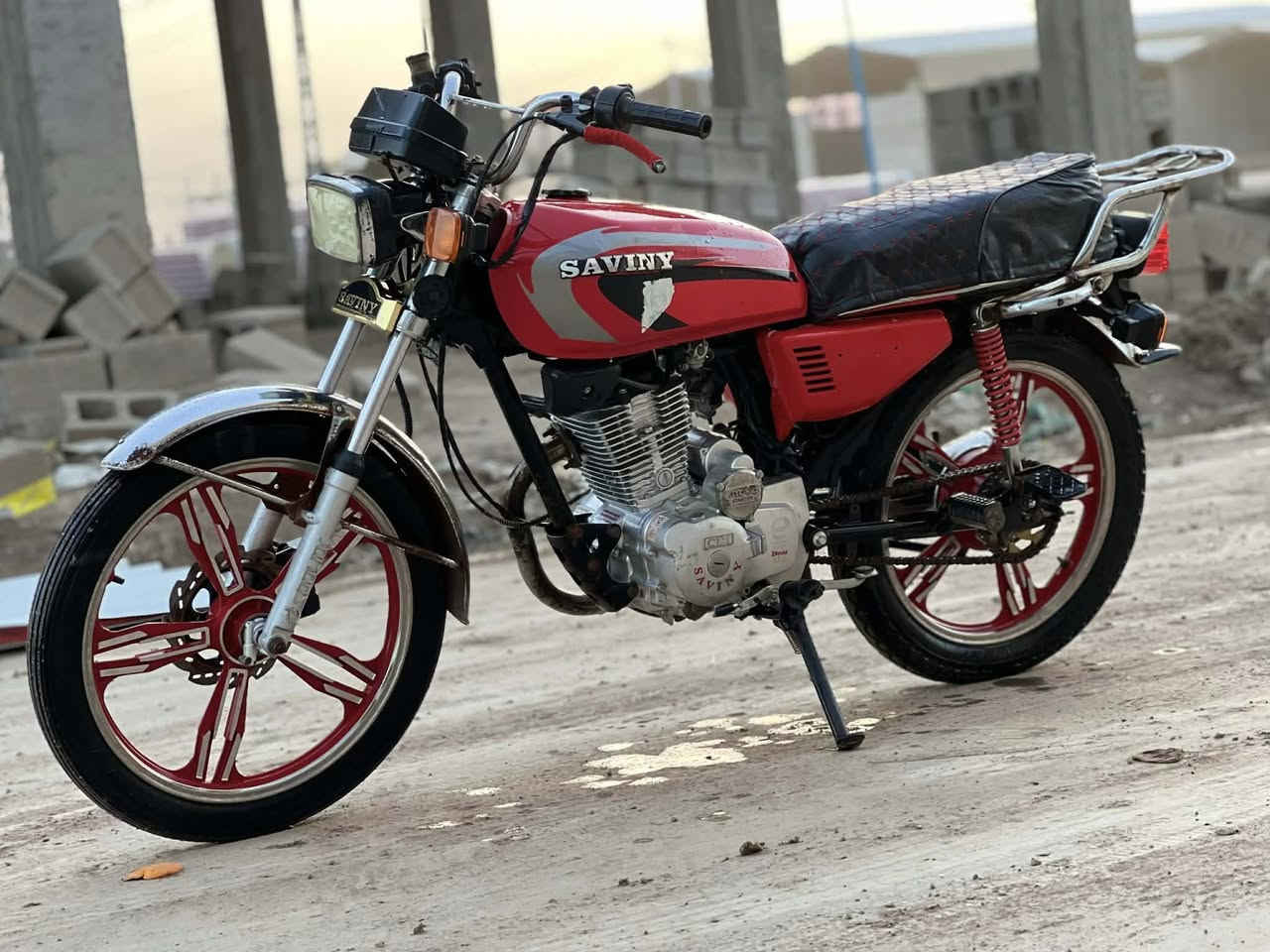 السلام عليكم دراجة للبيع سيفان مديل 21 وراق كامله مكينه خير من الله  العنوان قرب  جامعت ديالى بعقوبه رقم ***********
