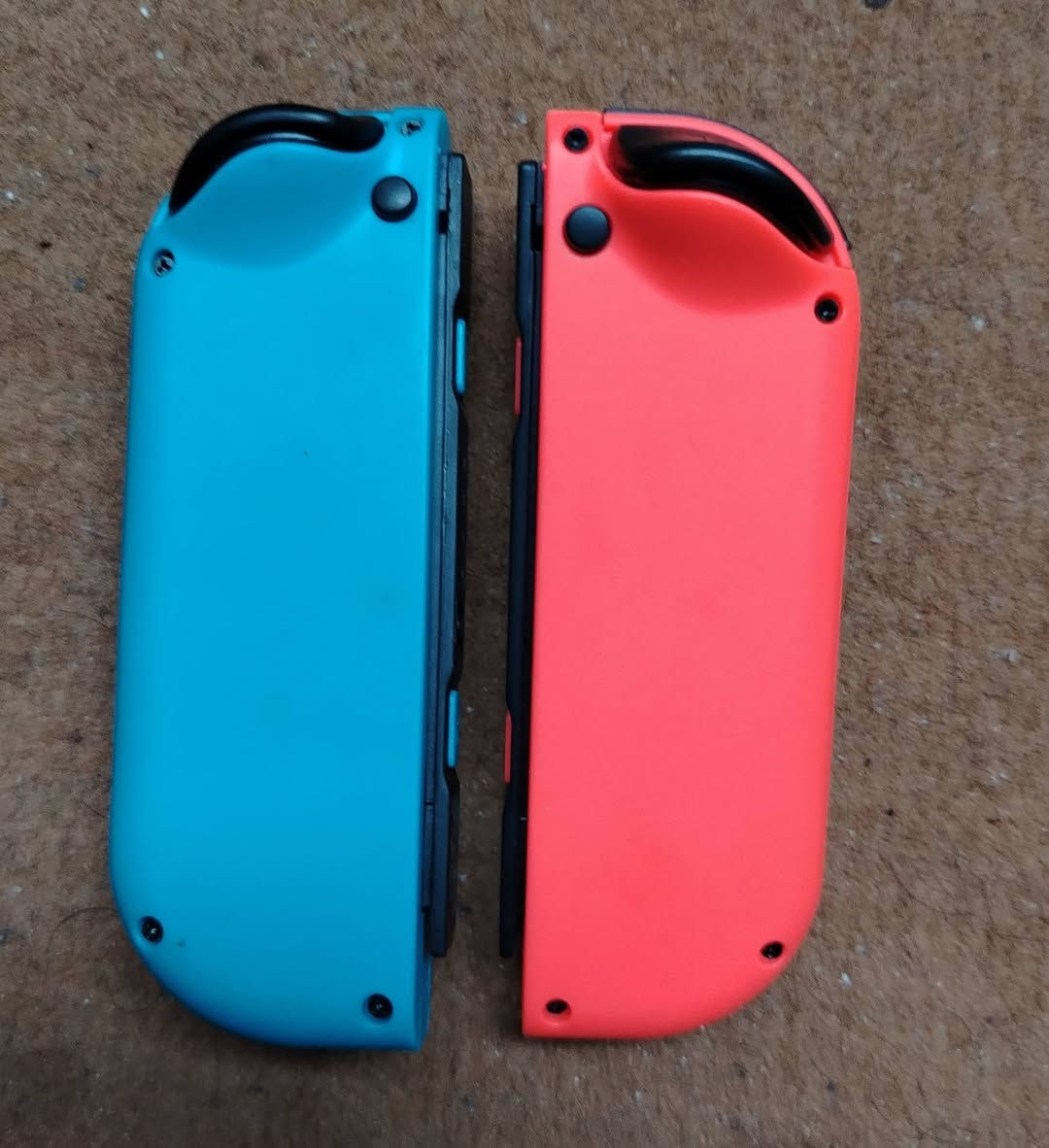 يدات نينتندو للبيع جديدات السعر ٢٥ الف المكان بغداد للتواصل ***********
