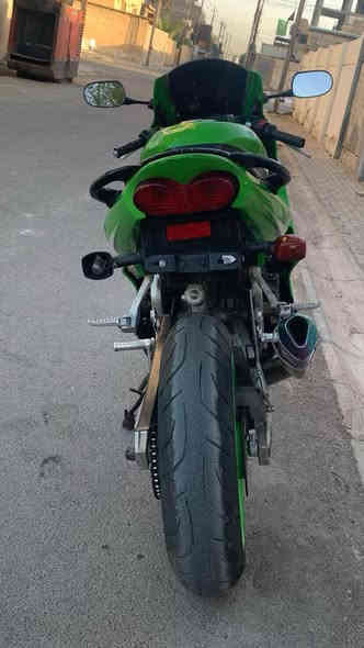 سلام عليكم  شلونكم شبابنه العزاز كاوسكي  2002حجم مكينه636 حماوه كلش حلوه  كهربايت كله شغاله لا تبخير لا تنقيص   دراجه  نضيفه شوفت عينك  تجي وشوفه   
صالنصه رياضي ab
 كلجات جدد  مكينه بيه صوت بصيط بيه شلعه تاكل الكاع اكل 123  بطناش   
ومعدل صاروخ ارضي
الكير مكفول    كل نمر 
باتري شويه تعبان ملاحضه   
مكاني بغداد بياع  
مكاتبهه اتكفل عن سرقه
سعره 1200 والي يجني ما اقصر ويه   يشلع عيوني  اتصال بي رقم
(***********)
مكلف بل نشررر   اتصلو على الرقم صاحب الدراجة
