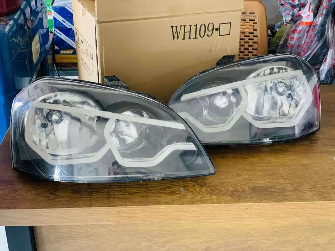 سلام عليكم 
لايت سبورت
باك لايت سبورت موجود 
***********
