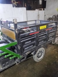 ستوتة شحن للبيع عدد البطاريات ستة خير من الله تايرات جداد  هاتف 077259...