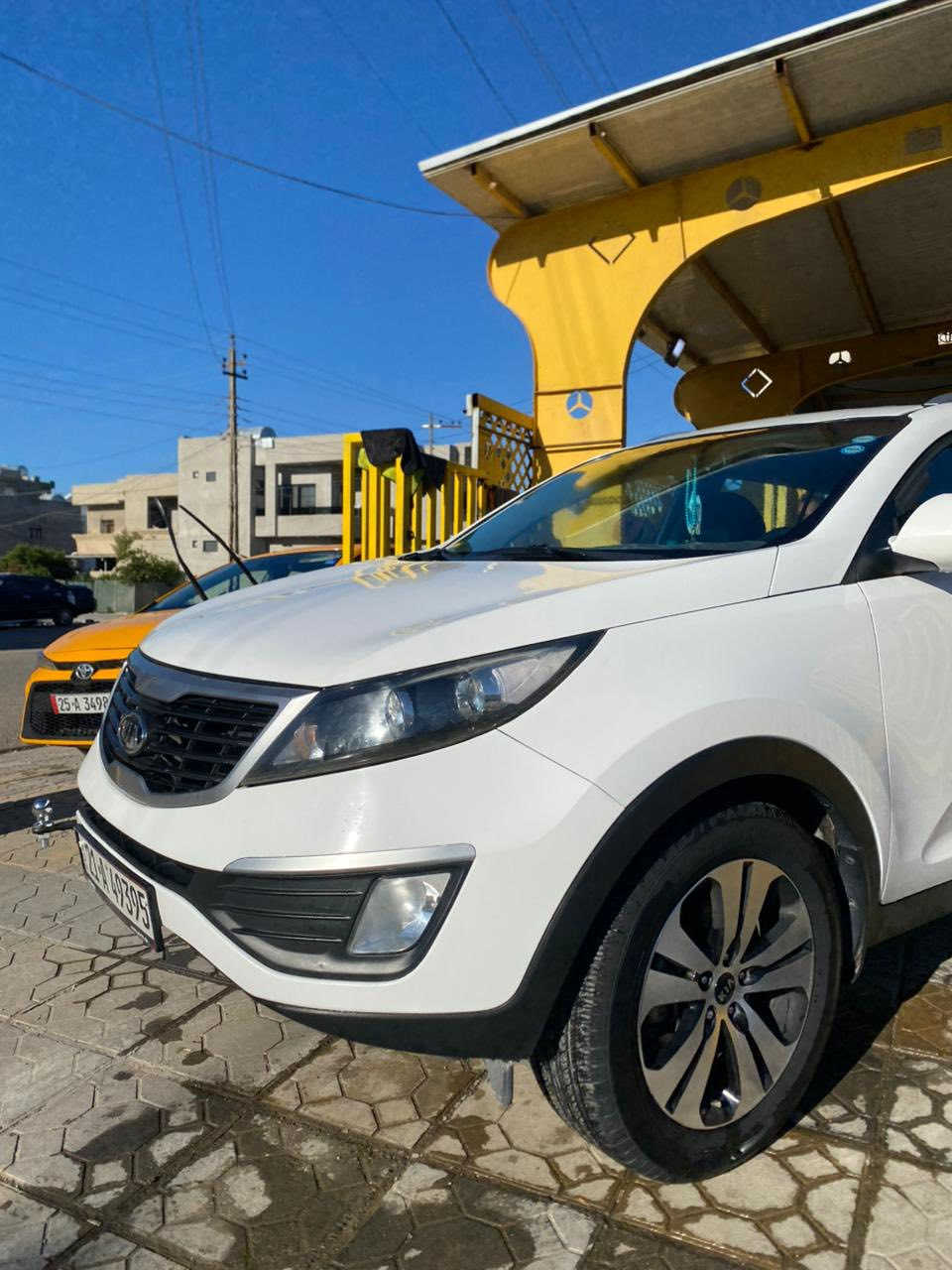 سلام عليكم
كيا سبورتج 2012 
مكفوله من شخط وصبغ وتعديل 
سياره نضيفه مال بيت ✅
السعر 152 وبيعه مجال 
مكينته 2400 والسياره تخبل بلحقيقه احلا من الصور. 
رقمه سليمانيه بسمي 
مكان السياره كركوك 
السياره جاهزة وكامله من كل الجهات 
وهذا رقمي للاستفسار ***********
