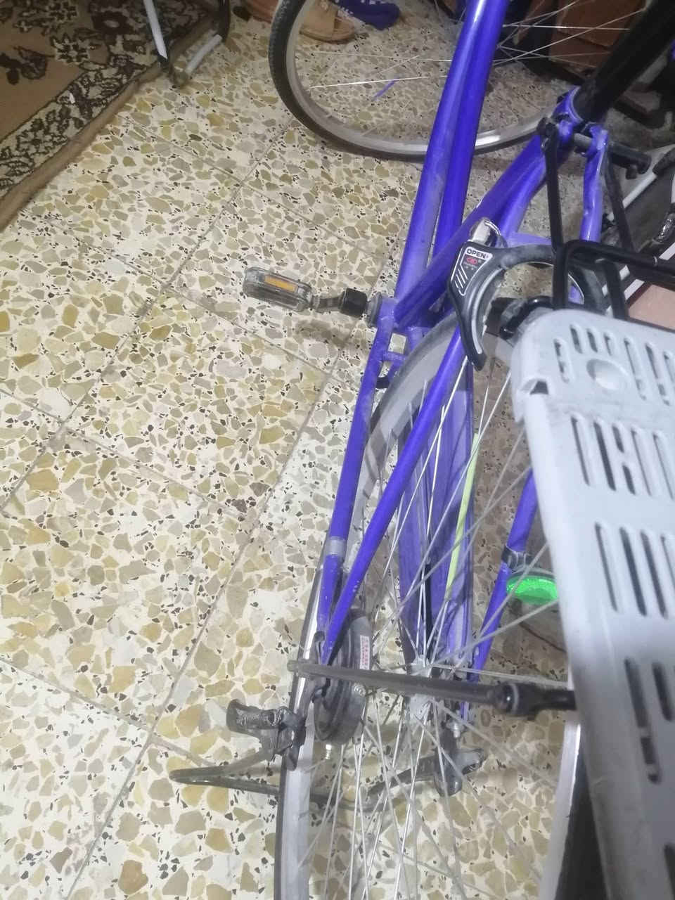 باسكل للبيع مديل 21 السعر 130 وبي مجال للشراي غراضة كاملة الباسكل ما عايزة ولا برغي عنوان نجف


**إذا كنت صاحب هذا الإعلان وتريد حذفه لأي سبب، رجاءا أرسل رسالة إلى الدعم الفني**