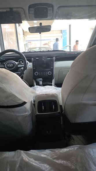 توسان خليجي موديل 2024 رقم بغداد 
ماشية 23 السياره جديده 

بيها بس ذني الي مأشر عليهن منزلهن بالصوره 

سعرها ب205 وبيها مجال

للاستفسار اتصل . اضافتآ الى واتساب موجود ***********
