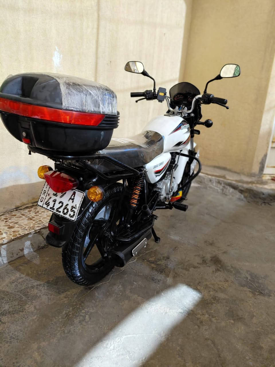 السلام عليكم دراجه بوكسر للبيع كفاله عامه مال جناي تجي وتشوف بعينك رقم وسنويه مداور ثاني يوم سعر موديل24 2800وبيه مجال للشراي مكاني كربلاء المقدسة الحر للستفسار رقم***********
