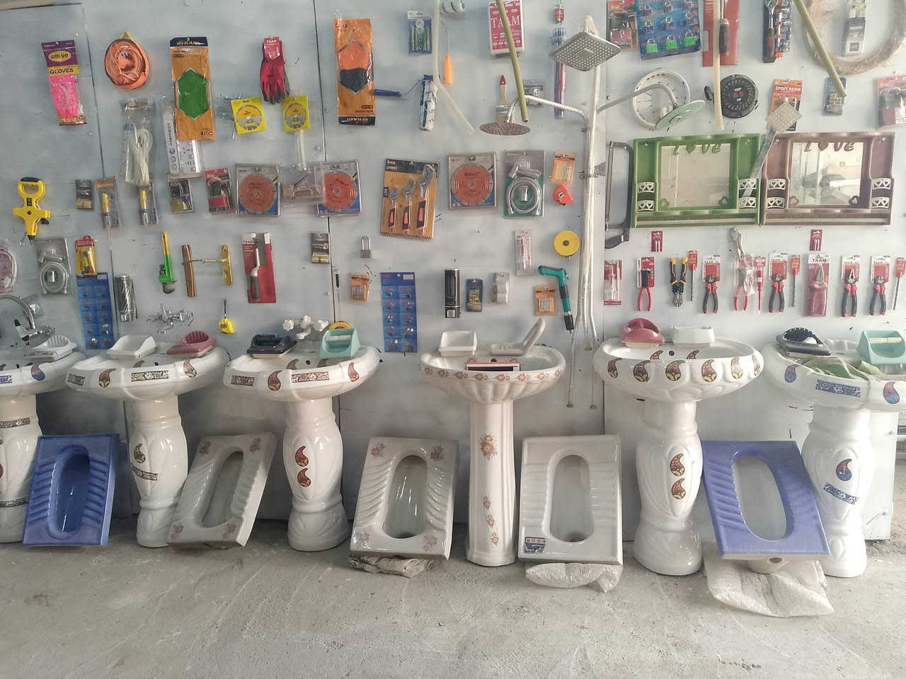 بسم الله الرحمن الرحيم
مواد كهربائية ومواد البناء 
ثرمستون عكاده 
ثرمستون وطنيه البصره 
و ثرمستون بناءً 
سمنت عادي 
سمنت مقاوم 
سمنت ابيض 
ماده سراميك 
زفت الياقوات 
زفت بارد
ماستك 
فلانكوت 
الباد 
 تسيس مجاري 
همر يجار 

صوبه كهربائية 
حي الصدرين قرب صور سكله 
حمزه الهلالي 
***********..
***********@
