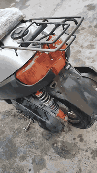 سلام عليكم دراجه بوتين للبيع 
شاصي شرط معمر  تحريكه ومعدل فول النضافه گدام العين وايرمنيه كامله بس الكيج عاطل السعر (225)بي مجال 
التواصل خاص او ***********
