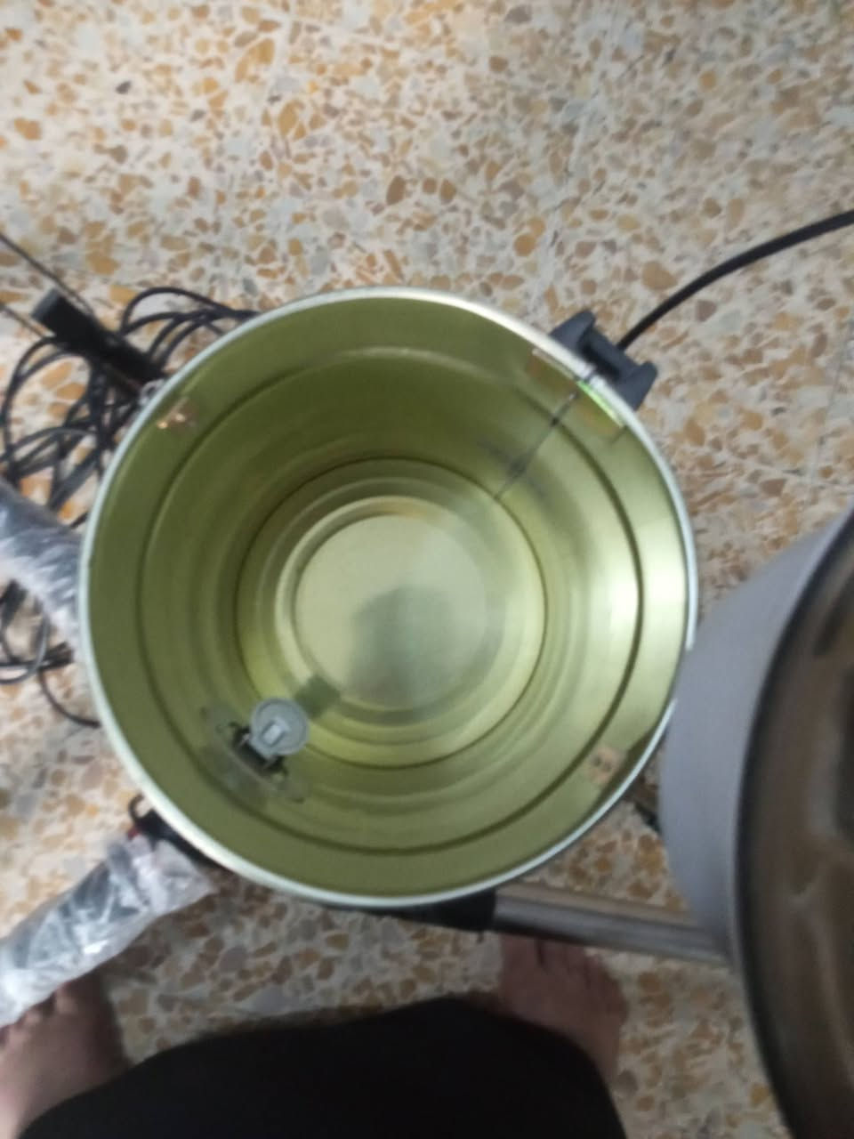 مكنسة كهربائية نوع سانيو الاصلية اخت الجديدة مستعمله كم يوم نوعية جدا راقية وافضل ما في السوك النوع الثقيل سعرها 85
مخاد ندافة غير مستعمله قبل يومين العدد 12 القطن اجنبي ناعم درجة ممتازة تستخدم للضيوف والجلسات السعر 5 للقطعة الواحدة 
ملاحف ومدواسات وتلبيسة دوشك نفر سعر القطعة 3500 نظيفات جدا والوان حلوه
العنوان حي الجزائر مقابل مستشفى مرجان 
*********** بي واتساب
