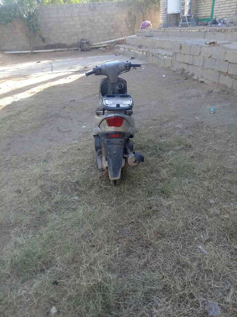سلام عليكم دراجه ماكس منغولي البيع فقط بدون مراوس دراجه بلاديه كفاراته ختم واحد محرك بلادي العنوان بابل الحصوه السعر ٤٠٠وبيه مجال بصيط ***********
