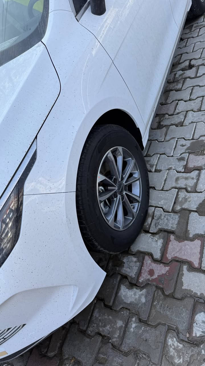 سلام عليكم
وصول بي واي دي
سيل 5 
والدسترويل 
لدى معرض تاج الملك 
عده كامله 
بصمه 
كرت 
شاحن 
داخل ابيض 
عنوان بغداد معارض الكريعات معرض تاج الملك 
للاستفسار *********** محمد
