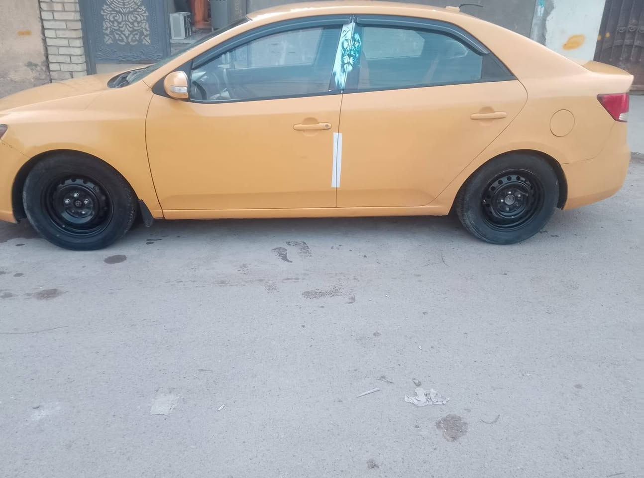 يالله  السلام عليكم اللبيع كيه فورتي مديل ٢٠١٠ رقم بغداد بسمي مكينه ٢٠٠  دوش مكينه كير خير من الله  سياره جاهزه  تخم تاير جديده شاشه جديد   مكاني بغداد حي الجهاد السعر ٧٢ بيه مجال  الشراي  سياره  بيه جاملغ خلفي خفيفة  وحادث جاملغ الماملي  سياره  ما  بيه لا الغد ولا شاصي  مكفول الرقم  ***********
