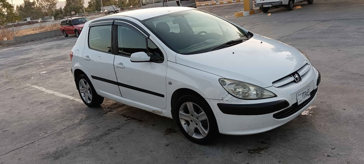 بیجۆ 307 مۆدێل 2004
گێری تازە گۆراوە بەڵام خەلەلێکی بچوکی تێدایە و بەشەرتی اوەی چاک بکرێت و مەکینەی بەشەرت. ئارم و ئەولیاتی هەیە. کارەبایی بەشەرت . تەبرید و گەرمی بەشەرت. 2جام کارەبایی . بەنزین زۆر کەم دەخوات. کامل توند و تۆڵ کراوە. بۆیاخ لە وێنەکاندا دانراوە. نرخی 40وەرەقە و مەعامەلە.
ژمارەی خاوەنی/*********** رانية, السليمانية
