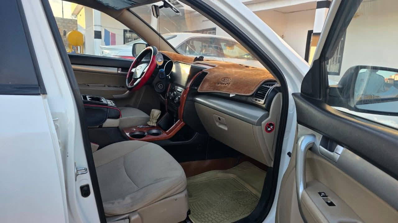 السلام عليكم
للبيع أو مراوس 
 كيا سورنتو
موديل 2011وارد خليجي
محرك 2400دوش شرط
رقم نينوى مشروع وطني شرط التحويل
تدفئه تبريد شرط كلو شغال
كير بل شرط تواير جدد صدر كلو جديد
مكفوله من الصبغ كلين تايتل 
سبعه راكب خليجي 
مكان السياره الشرقاط الصبخه 
السعر 143وبيها مجال لطيبين 
الاستفسار عل رقم 
***********
