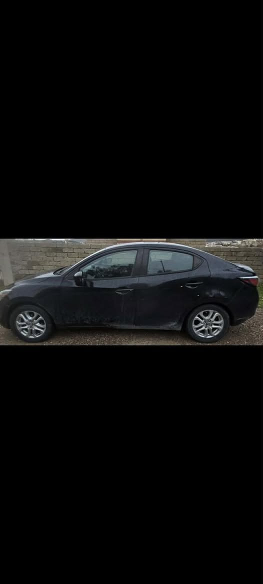 .
توياتا يارس 2017 
وارد امريكي 
سياره كير توماتيك 
4 جام كهربائي 
سياره جملغ كدام صبغ و نص جملغ الوراء 
و شبر حافة البوند 
سعر السياره 95 ورقه
مكان السياره عقره 
مكلف بالنشر 

***********
