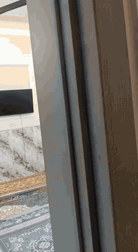 السلام عليكم عندي بيت 150 متر   اربع غرف نوم استقبال وصالتين حمامات اثنين بناء2025 بغداد الامين الثانيه شارع المكاتب يم روضه اليقين قريب على قناة  ***********
