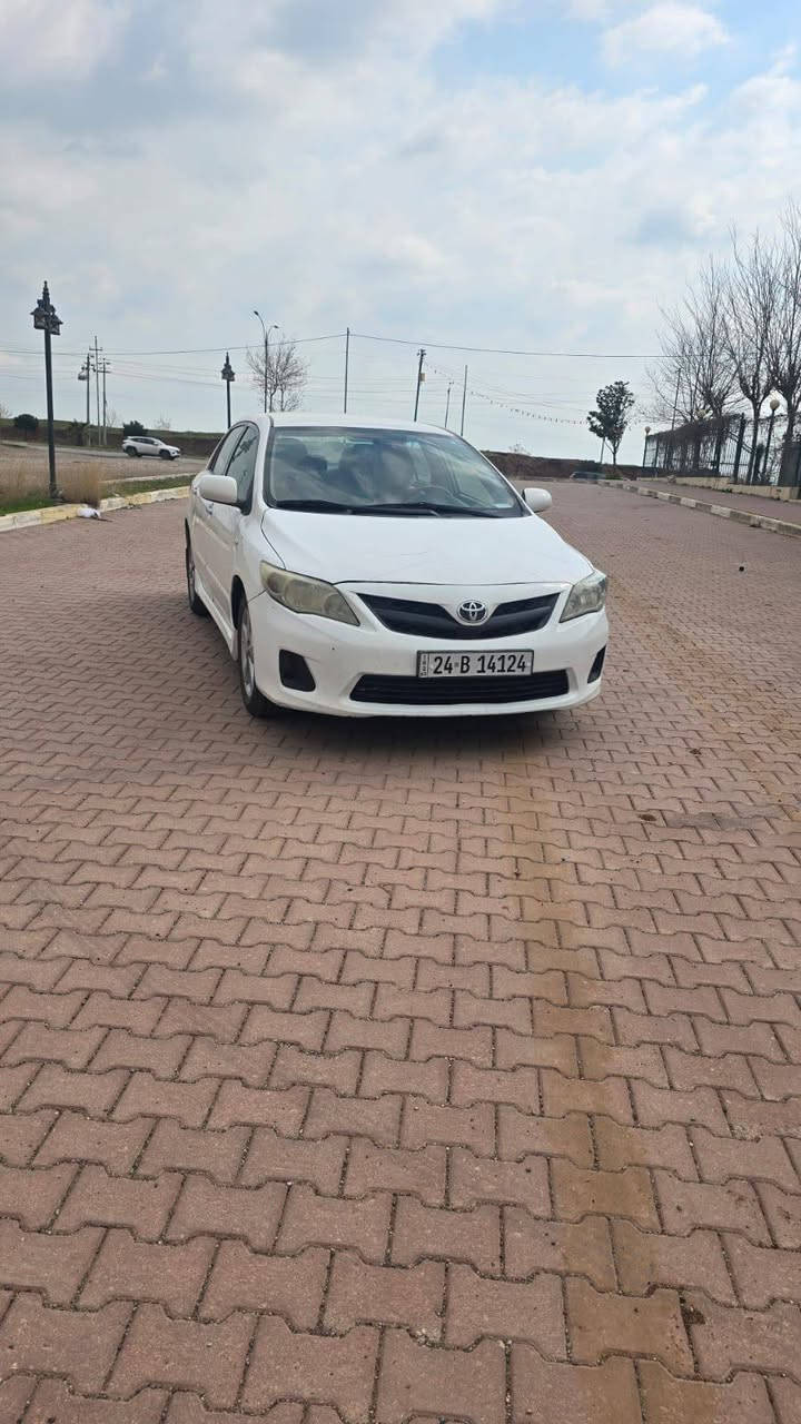 بیکاشۆی خەلیجی سپی
مۆدێل 2013
ماوەی رۆیشتن 210 هەزار رۆیشتووه
سەیارەکە حیزام سبوغه
شانسی یەکانی پێشی هەندێکی گرتووه
سەنەوی و هەزەی تازەیە دینار غەرامەی نییه
مەکینەیەکی تازەی ئەوروپیم بۆ بەستتوه
شوێن هەولێر
*****/
 ***********
+++++---
​الموديل: 2013
​اللون: أبيض
​المسافة المقطوعة: 210 ألف كم
​حالة الصبغ: حزام صبغ (مصبوغة داير)
​الشاصي: الشاصيات الأمامية فيها ضربات بسيطة (متأثرة جزئياً)
​المحرك: محرك جديد (وارد أوروبي)
​الأوراق الثبوتية: سنوية وهزة (فحص دوري) جديدة، ولا توجد عليها أي غرامات مرورية.
​الموقع: أربيل
​للتواصل والاستفسار:
📞 *********** السليمانية, العراق
