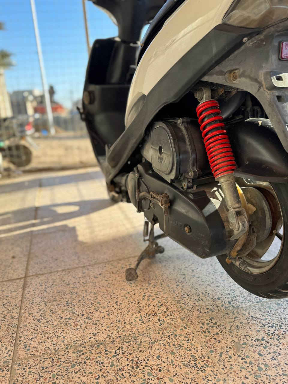 للبيع .... 400 الف تجي تشوفها او تتصل لاتگلي محركها شبيه مابيه ماعرف بالدرجات اتصل مارد على الرسائل فقط اتصال ***********
