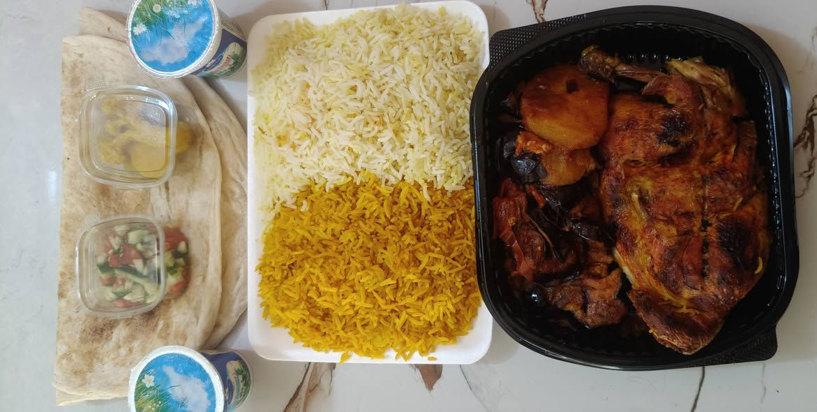 تبسي دجاج نص دجاج + تمن+ طرشي+ مقبلات+ كرصتين خبز + كاستين روبه 7000 التوصيل مجاني لكل مناطق الشامية ريف اومدينه للحجز ***********
