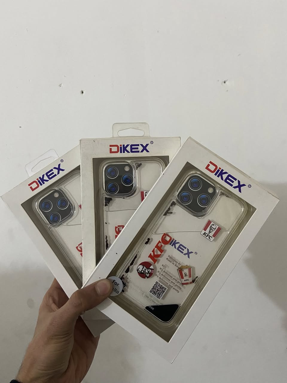 عرض خاص سعر الكفر 250 دينار وعدسات كاميره 250 دينار ولاصق شاشه 100 دينار  توصيل لجميع المحافضات ***********
