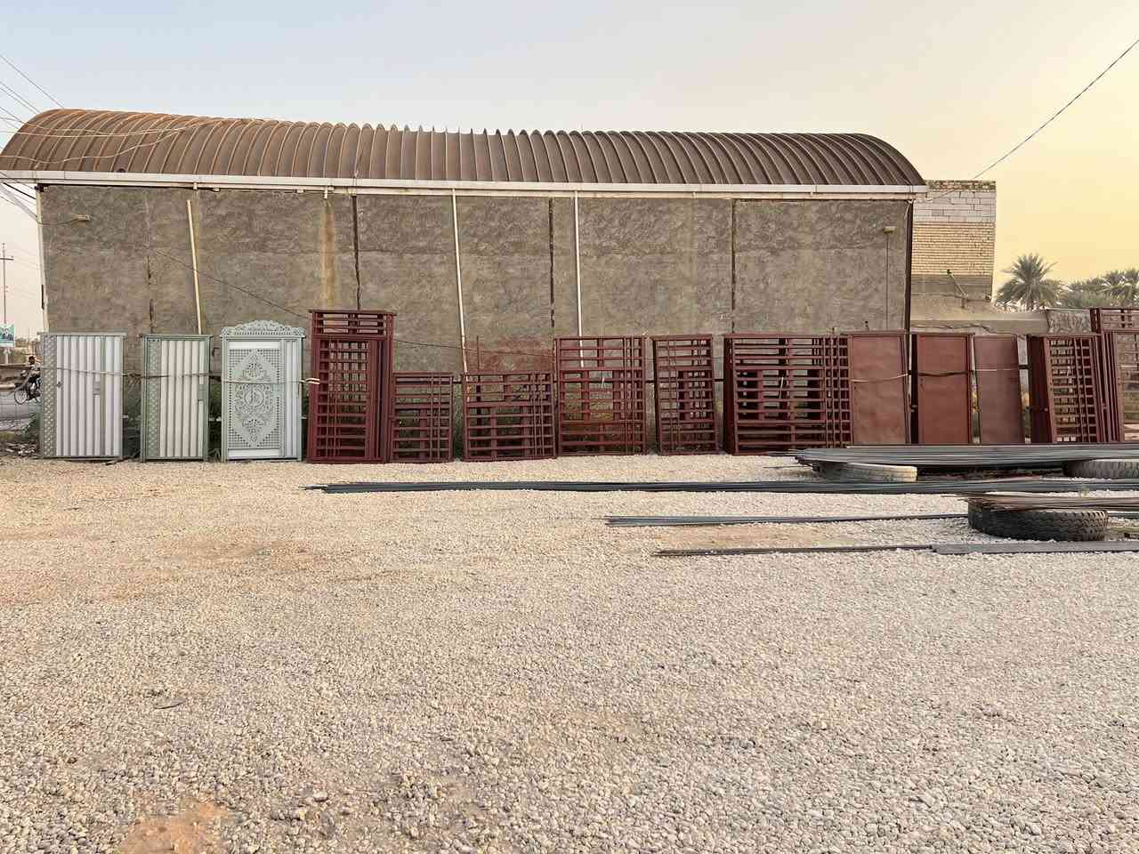 سكلة سيد كرار لبيع الشيلمان والابواب والشبابيك جملة/ مفرد   الحريه / مقابل مفرق ابو حلان

***********
