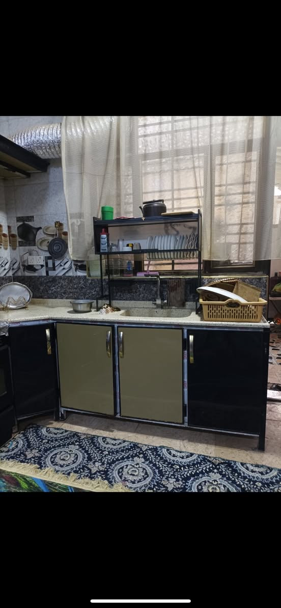 كاونتر تفصال نظيف ٩٠٪؜ المرمر مالته ثكيل مو صناعي
سعره ٤٥٠ وبي مجال 
بغداد الشعله الاولى 
***********
