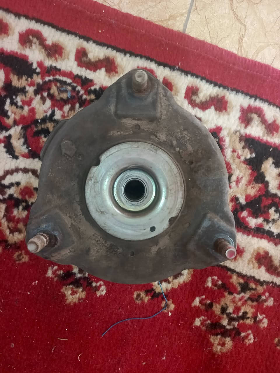 سلام عليكم مشط سورينتو امريكيه  كصه و مسطرة نوزلات 4سلندر بلادي وقاعدة دبل أمامية وغطاء بانزين لاستفسار ***********
