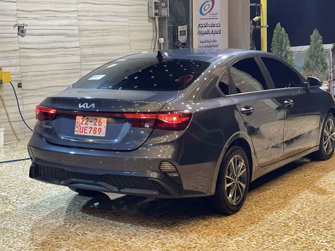 كيا فورتي
2024
السياره بدون صبغ بيها زلخ على كد بابين الي بجهة النفر 
السياره وارد امريكي
مداور ثاني يوم 
ماشيه ٣٩
نص فول وسعرها مناسب
السياره احلى من الصور 
***********
