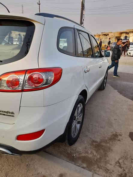 اللهم صل على محمد وال محمد
للبيع سنتافيه خليجيه شركه العامه 2012 
جاهزه سياره كير مكينه حدايده سنويه جديده
هزه جديد محرك 6 مشروع وطني بأسمنه سونار 
مرافق مع صور سعر 135 الاستفسار نتصل على
رقم ***********
