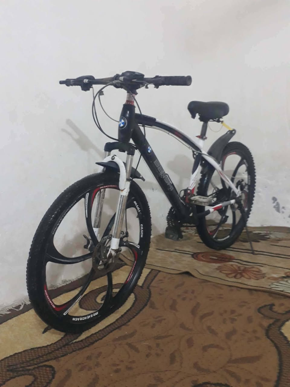 للبيع سعر 70 وبي مجال مكان كربلاء حي العامل مراوس خاص مفتوح رقم الهاتف***********
