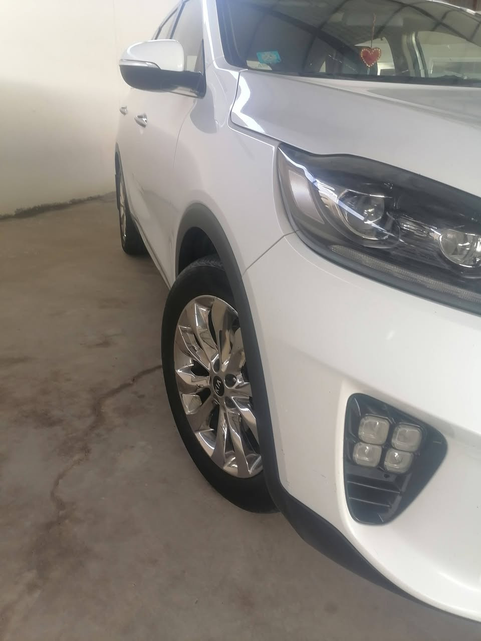 السلام عليكم ورحمة سورنتو ١٨ خليجي فول ماعدا بانوراما والفور ويل شكل ٢٠ كير محرك بلاد بلاد ٢٢٥ وبيها مجال بيها مكانين بارد فقط ***********
