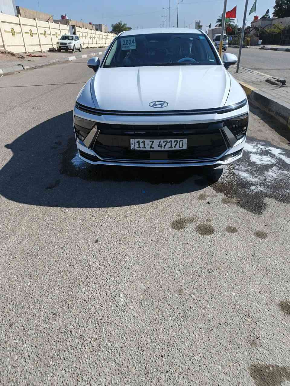 السلام عليكم  سوناتا مديل 24 الشكل الجديد وارد مريكي السياره كفاله عامه داخله تقرير تسير  حره رقم بغداد وراعيه يريد تحويل لون السياره ابيض السياره مكاني البصره السعر 195 وبيه مجال ***********
