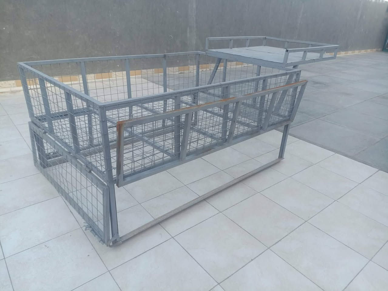 السلام عليكم محجر للبيع مال ستوته يخبل استوى مسوينه جديد سعره 180,000 المكان بالقاسم *********** واللي يريد يتصل على هذا الرقم وبي مجال
