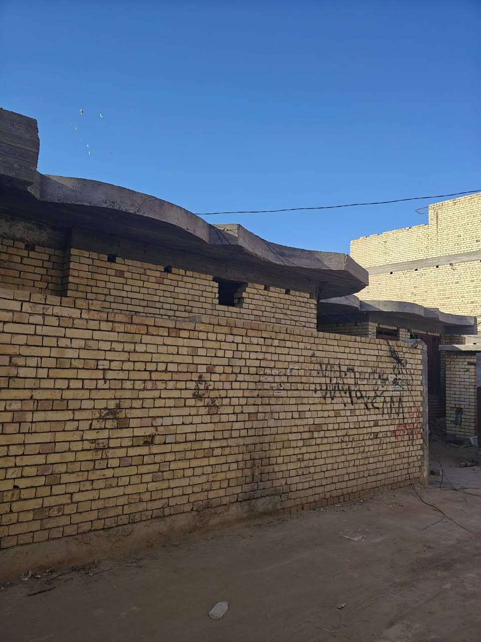 هيكل مساحته 225 خلف جامعه أهل البيت
كامله بي الماي والمجاري 
الواجهه 20 متر
 الاستفسار الاتصال ع الارقام
***********
‏‪***********‬‏
